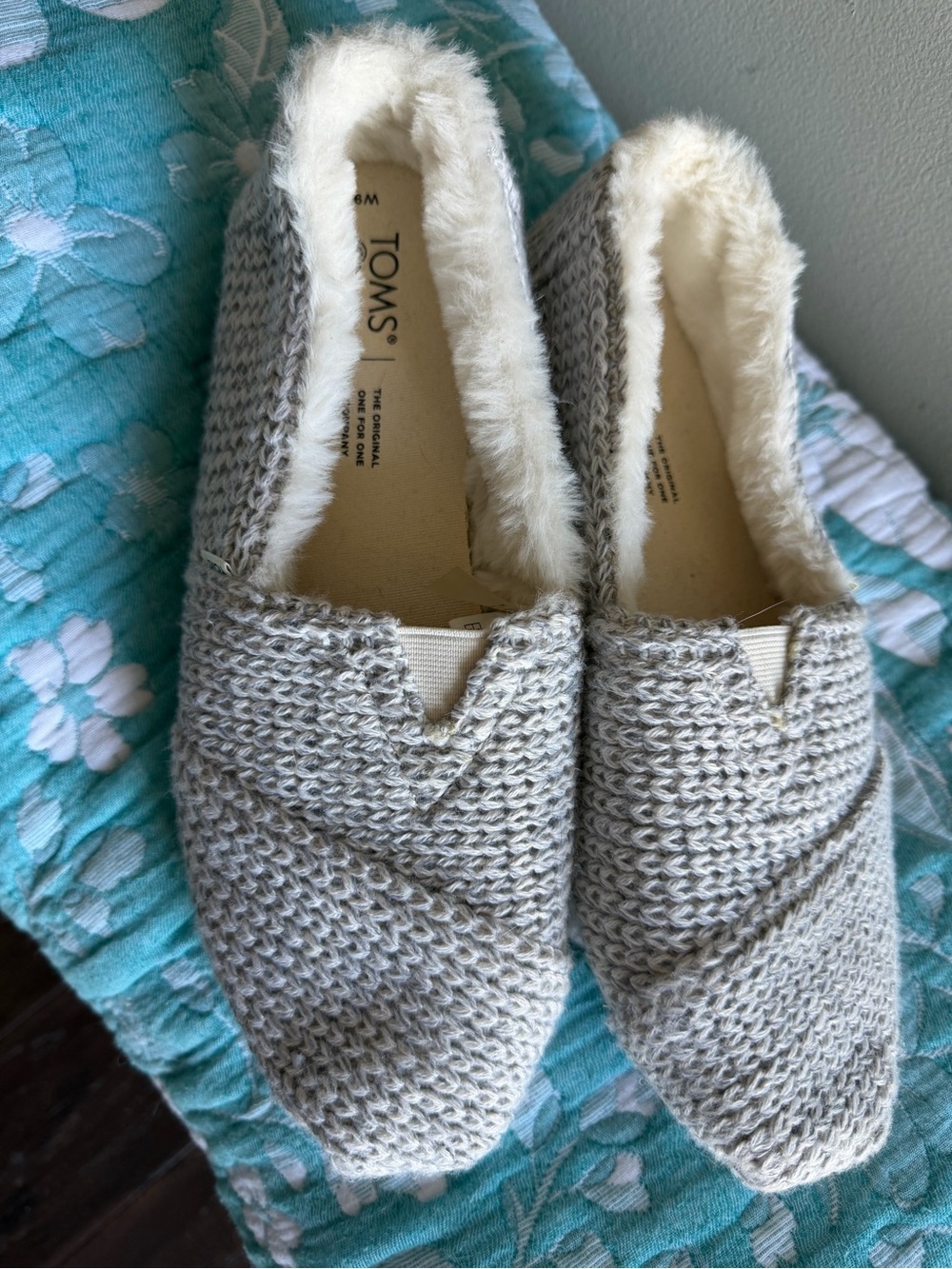 TOMS Women's Knit Slip-On Slippers in Light Gray with Cream Lining